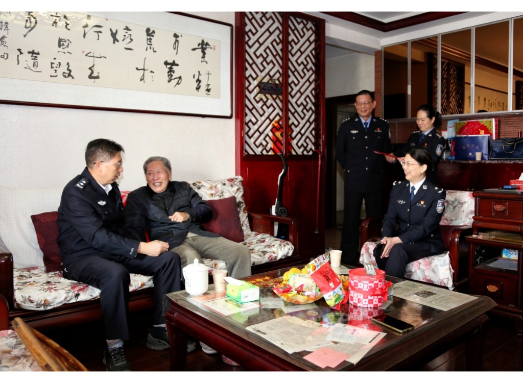 唐文发同志开展春节前督导走访慰问