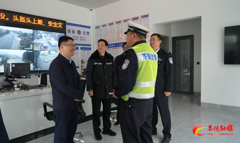 唐杰带队调研督导全县春节安全稳定工作 并看望慰问一线执勤民辅警