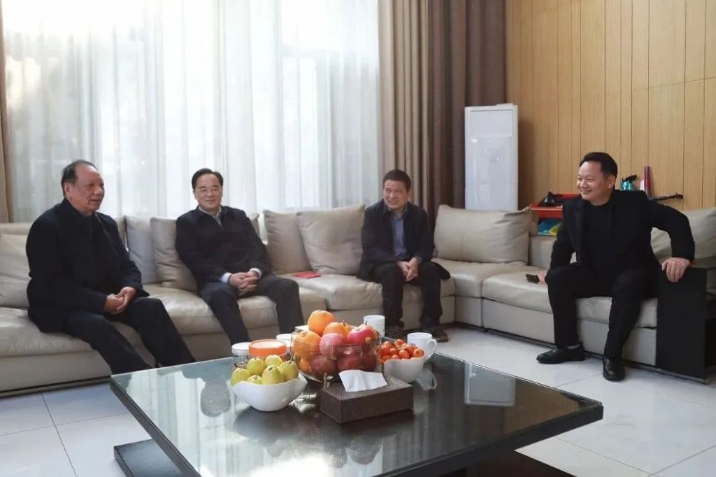 王利波走访慰问老领导并送上新春祝福