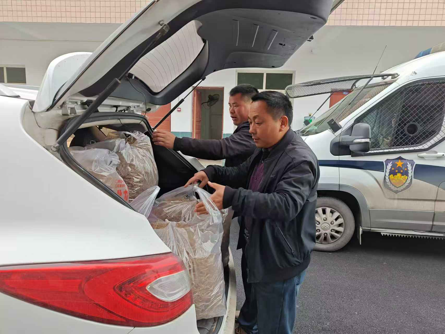 白兔潭镇:情暖敬老院,种粮大户显担当