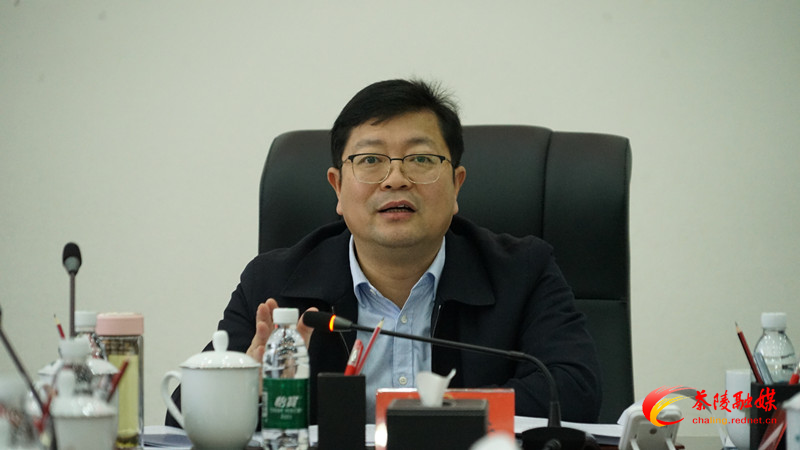 杨红兵主持召开茶陵县十八届人民政府第49次常务会议
