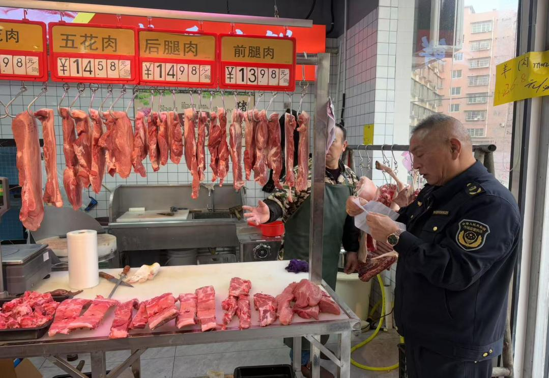 石峰区市场监督管理局开展“年关守护”专项行动， 构筑食品安全“防护网”