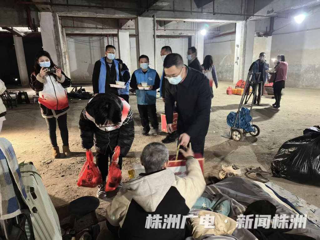 将温暖送到流浪乞讨人员身边