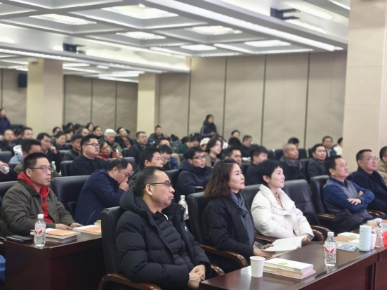 株洲市2025年民营经济大讲堂第一期开讲
