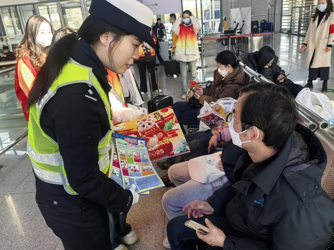 情满回家路——枫溪街道团工委开展春运志愿服务活动   