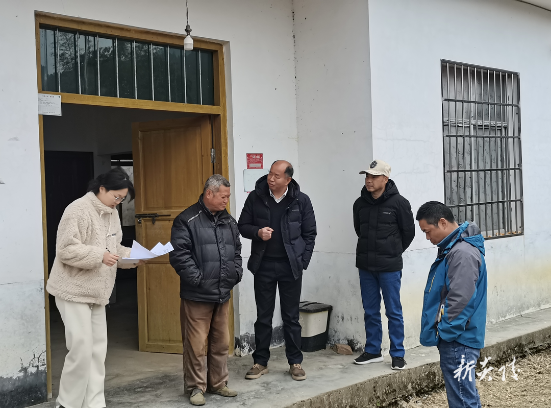 十都镇：人大代表齐助力 筑牢森林防火墙