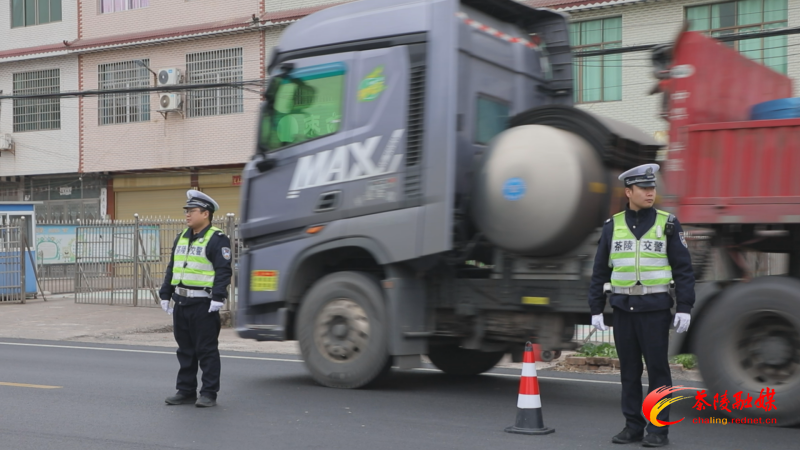 茶陵交警：开启春运“护航模式” 筑牢出行“安全网”