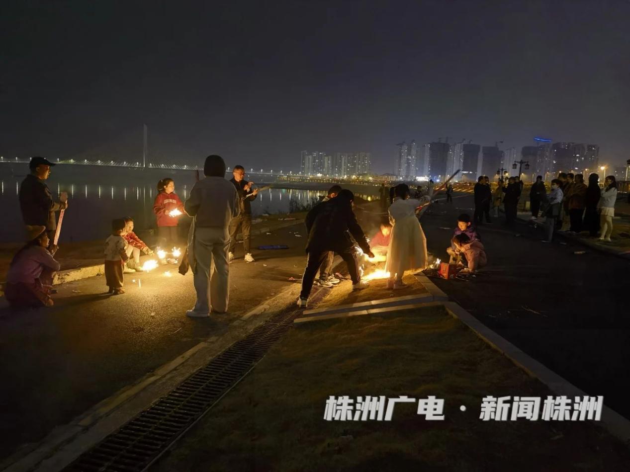 专项行动，守住烟花爆竹安全关