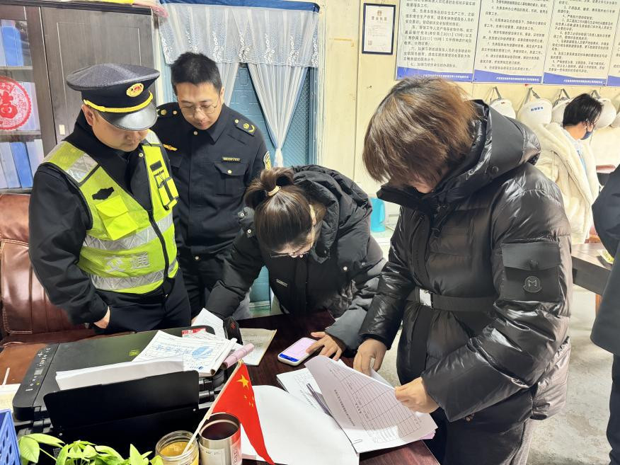 株洲市交通运输局对辖区高速公路车辆救援站开展检查