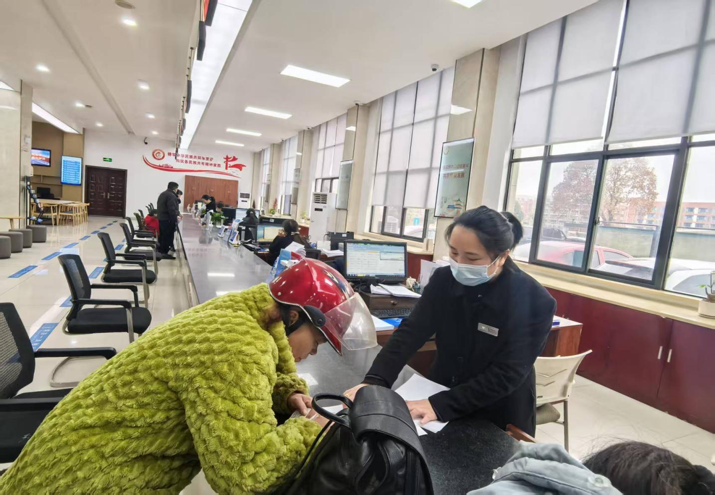 轻"淞"实现退休一件事"专窗办"  ——芦淞区社保中心优化服务流程提升退休经办效能