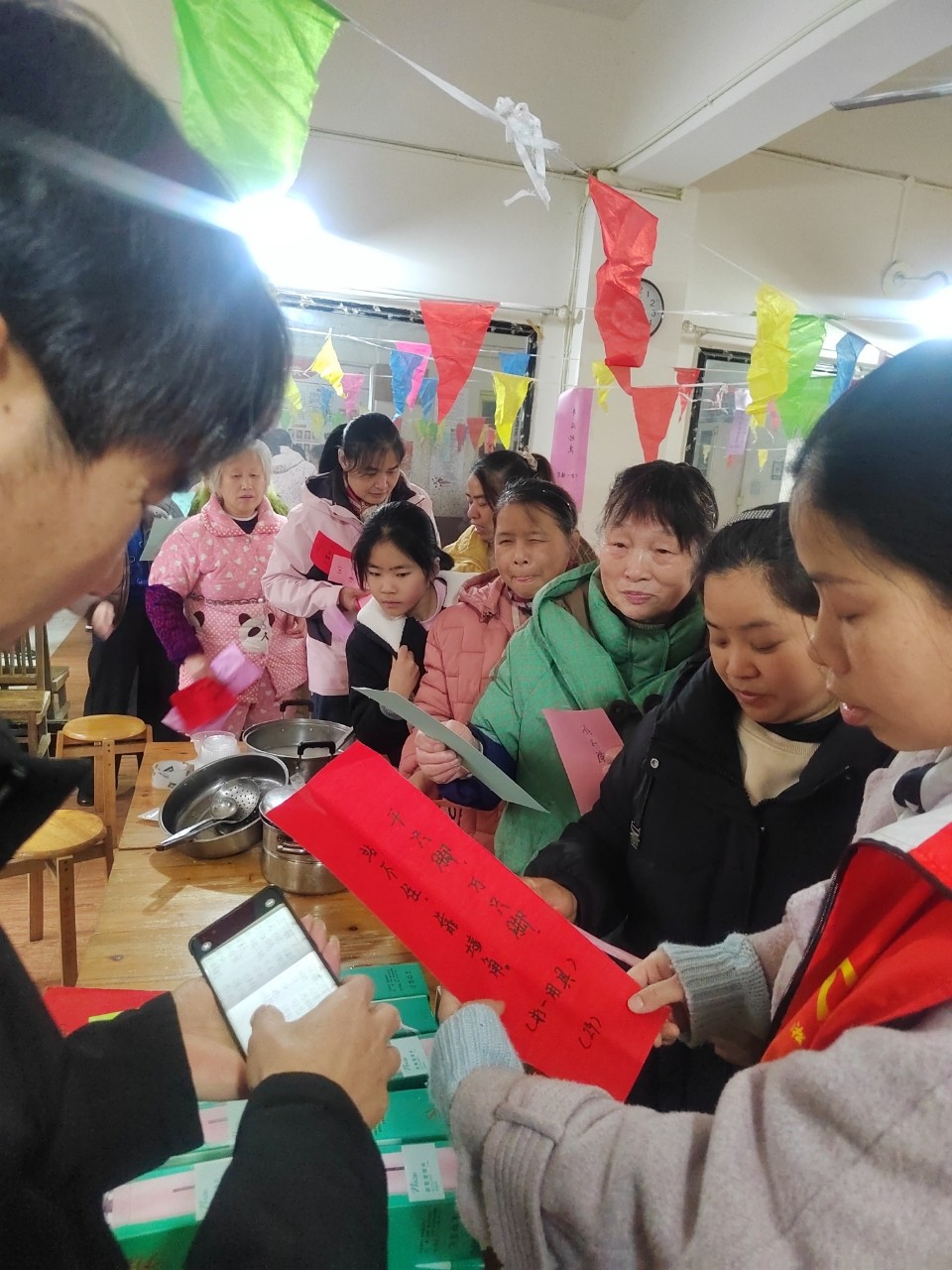 新立社区举办元宵喜乐会 传统民俗暖民心 