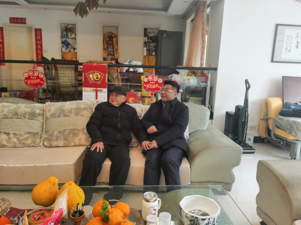 付访华走访慰问交通系统离退休老干部