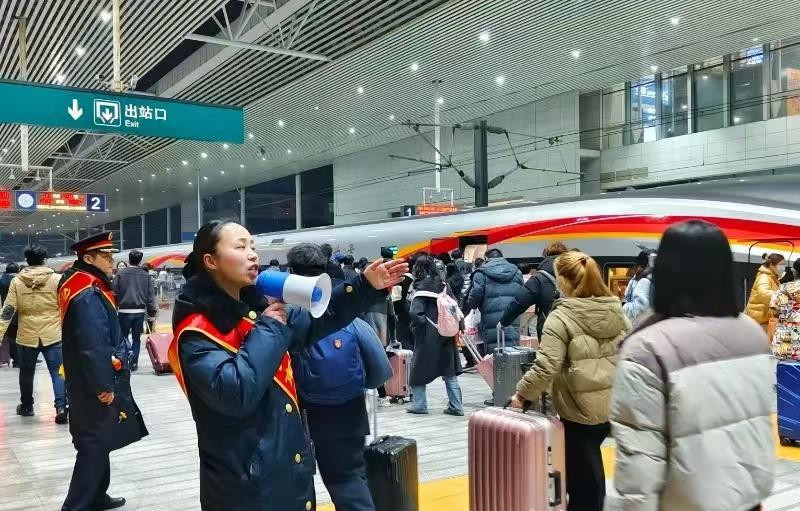 株洲多举措全方位护航春运保安全