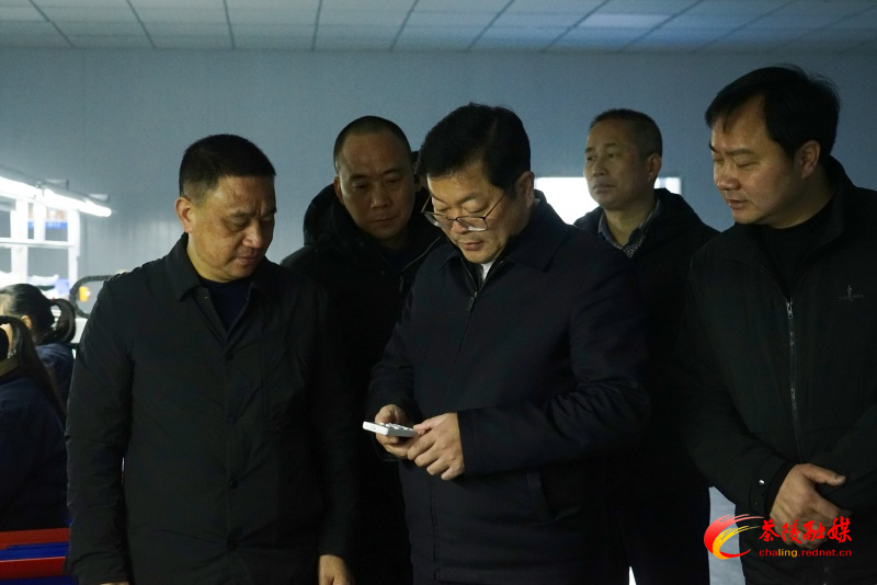 杨红兵深入企业一线实地调研