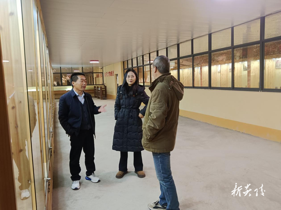 县红军标语博物馆赴十都镇青石冈红色博物馆指导陈展工作