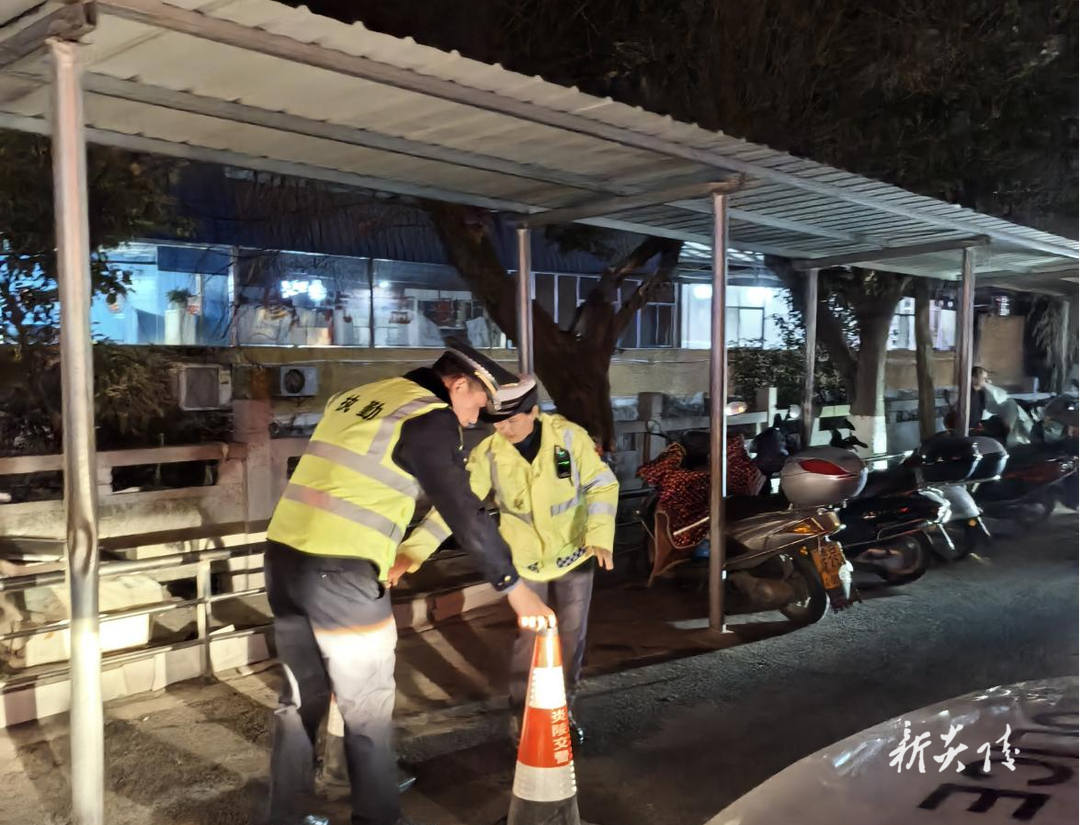 县城管局：全力护航 守护元宵灯会