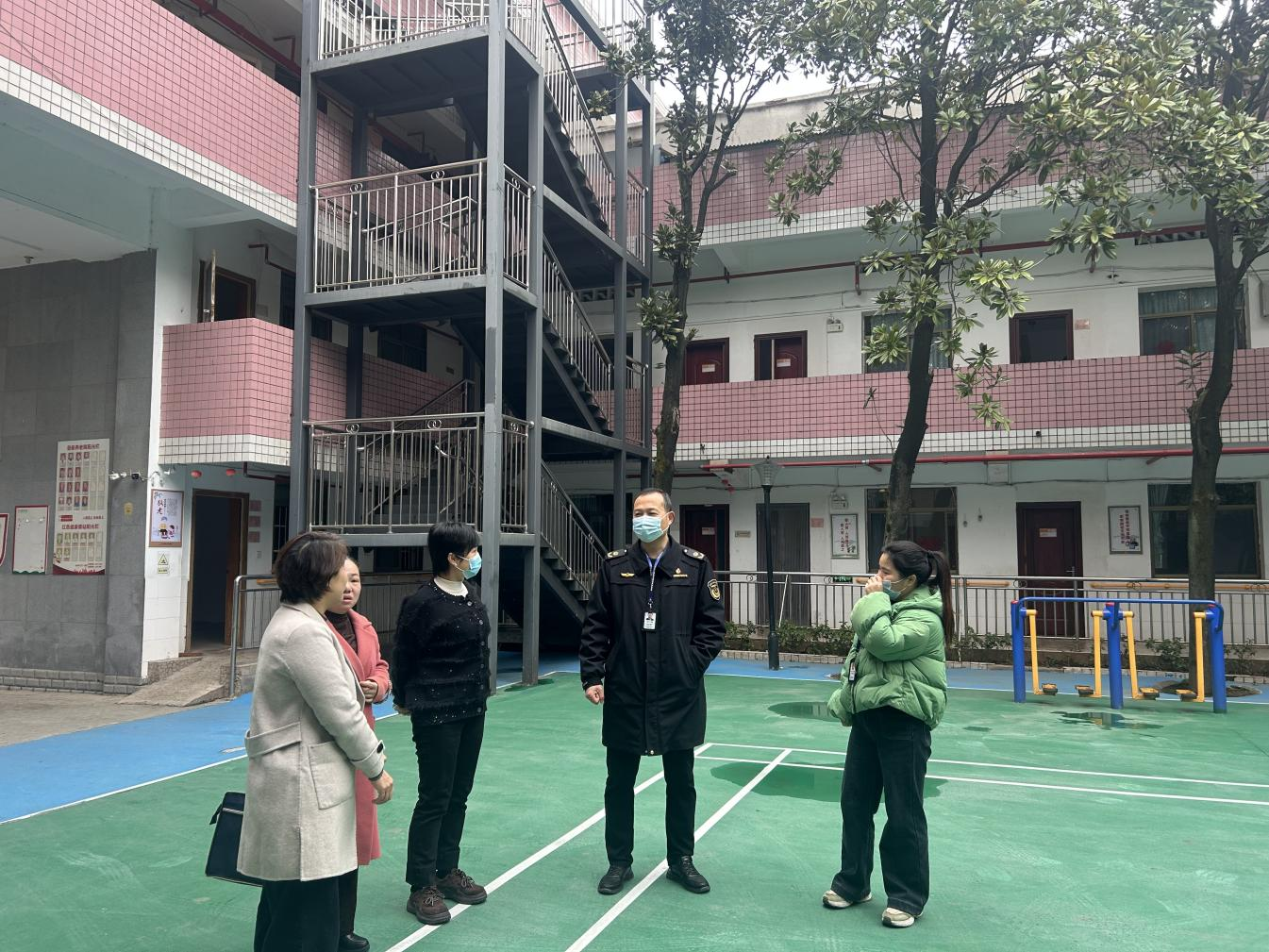 区民政局联合多部门开展安全生产检查