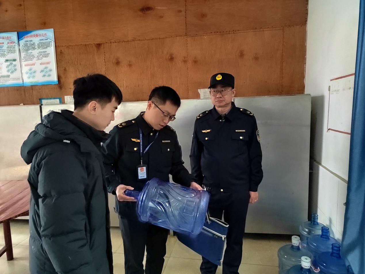 "食"力护航开学季-王仙市场监管所开展2025年春季学校食堂全覆盖检查