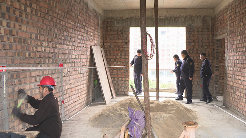 多方联动 依法拆除云阳街道“违建”加层建筑