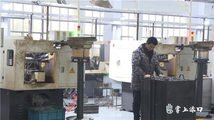 赖晓智到湾塘工业园调研