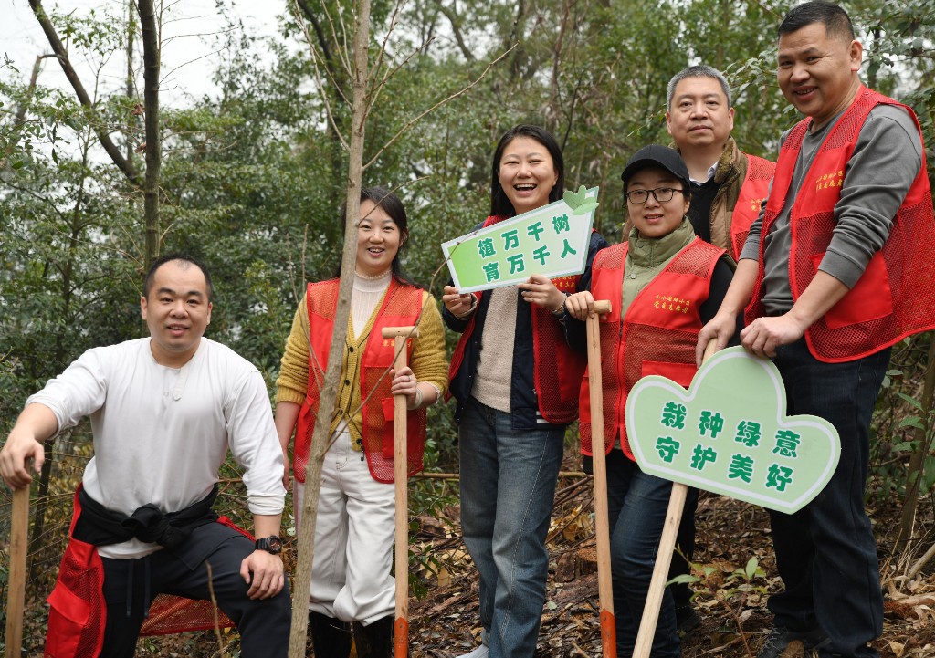 株洲交通事务中心开展两次义务植树活动