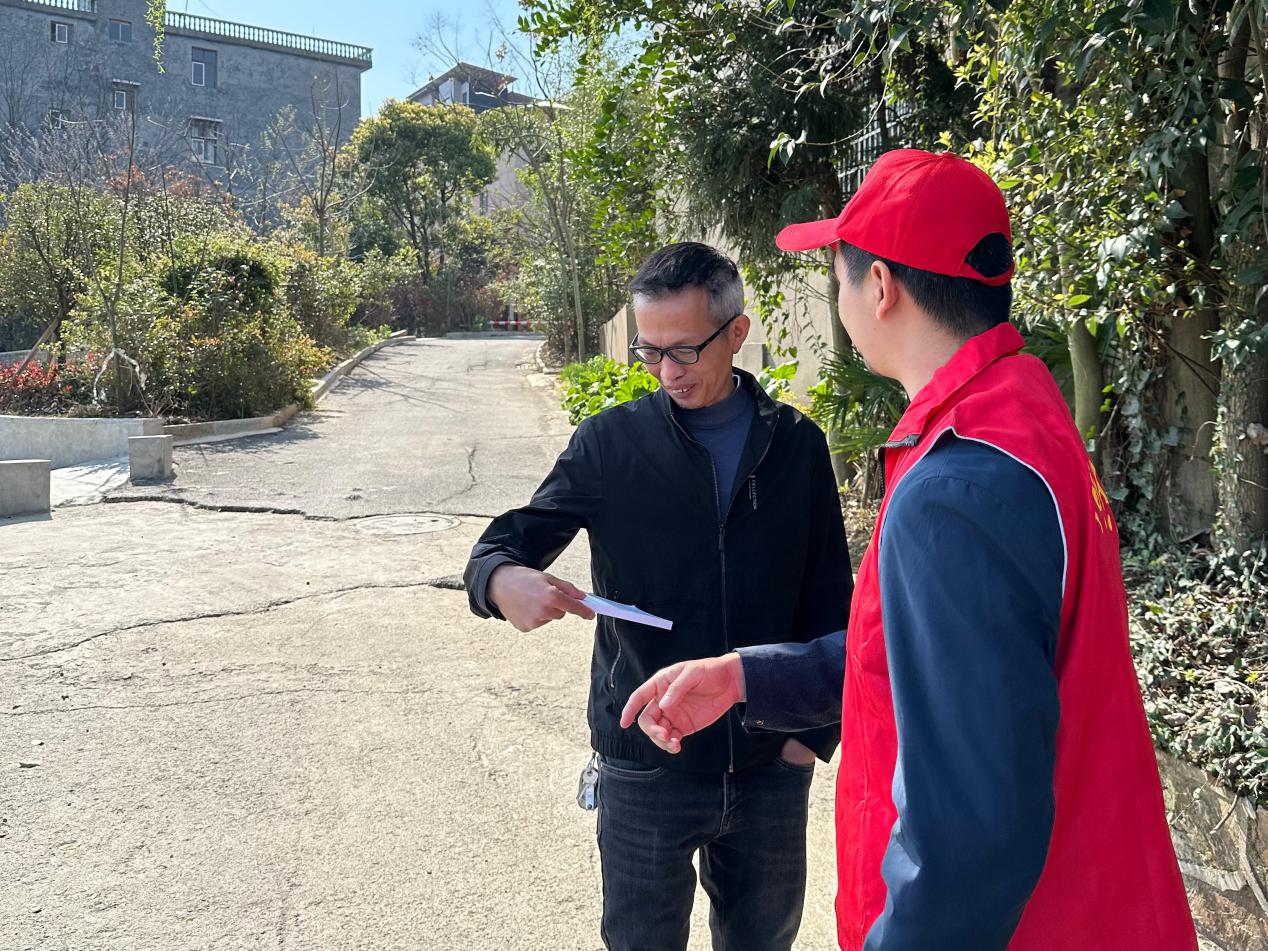 碧水映初心 铁军护清流|株洲市生态环境局茶陵分局开展志愿巡河专项行动