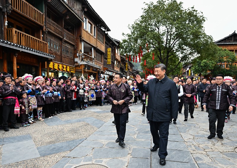 习近平在贵州考察时强调：坚持以高质量发展统揽全局 在中国式现代化进程中展现贵州新风采