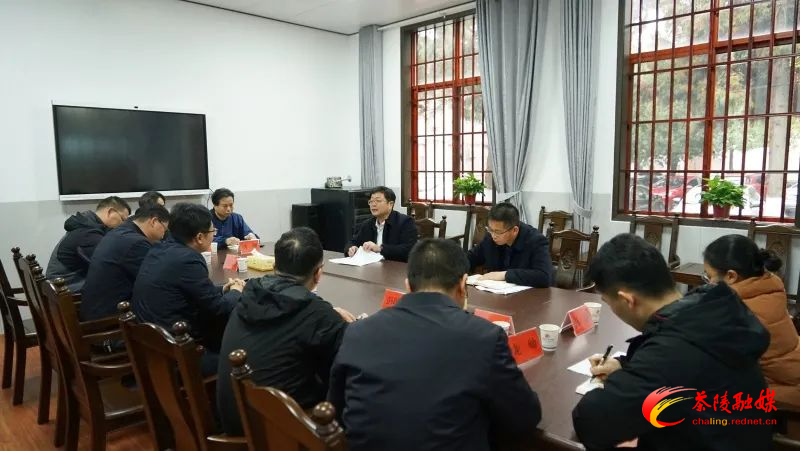 杨红兵到县委常委部门调研