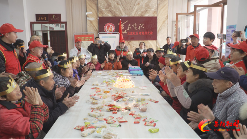 学习雷锋好榜样 志愿服务暖人心