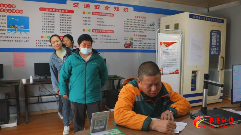 【护航犀城交警在线】茶陵交警：从“等人上门”到“主动敲门” 服务企业出实招