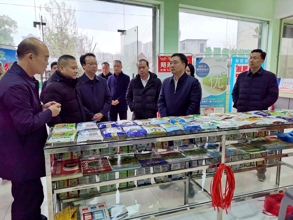 李鹏程调研粮食生产工作时强调：优结构 深改革 强保障 开创全县粮食生产高质量发展新局面