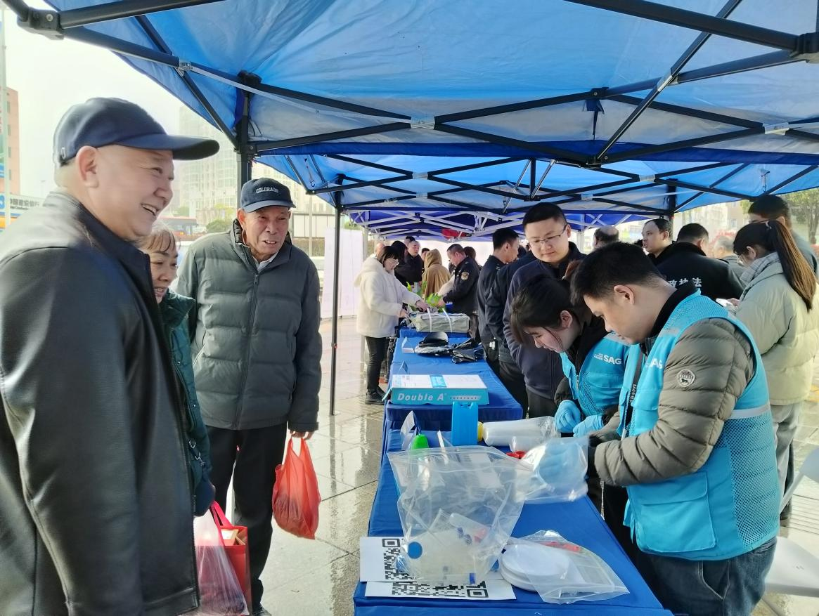 优化消费环境，共筑满意消费 ——石峰区市场监管局开展“3.15国际消费者权益日”宣传活动
