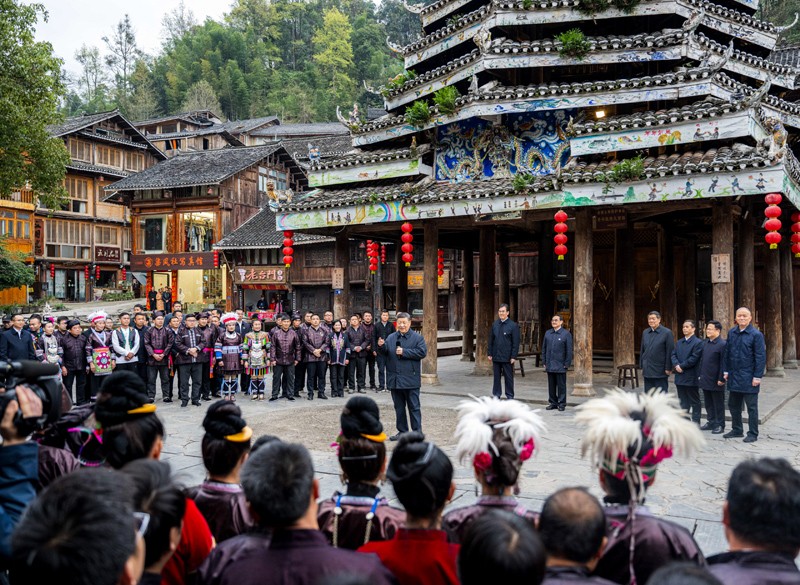 习近平在贵州考察时强调：坚持以高质量发展统揽全局 在中国式现代化进程中展现贵州新风采