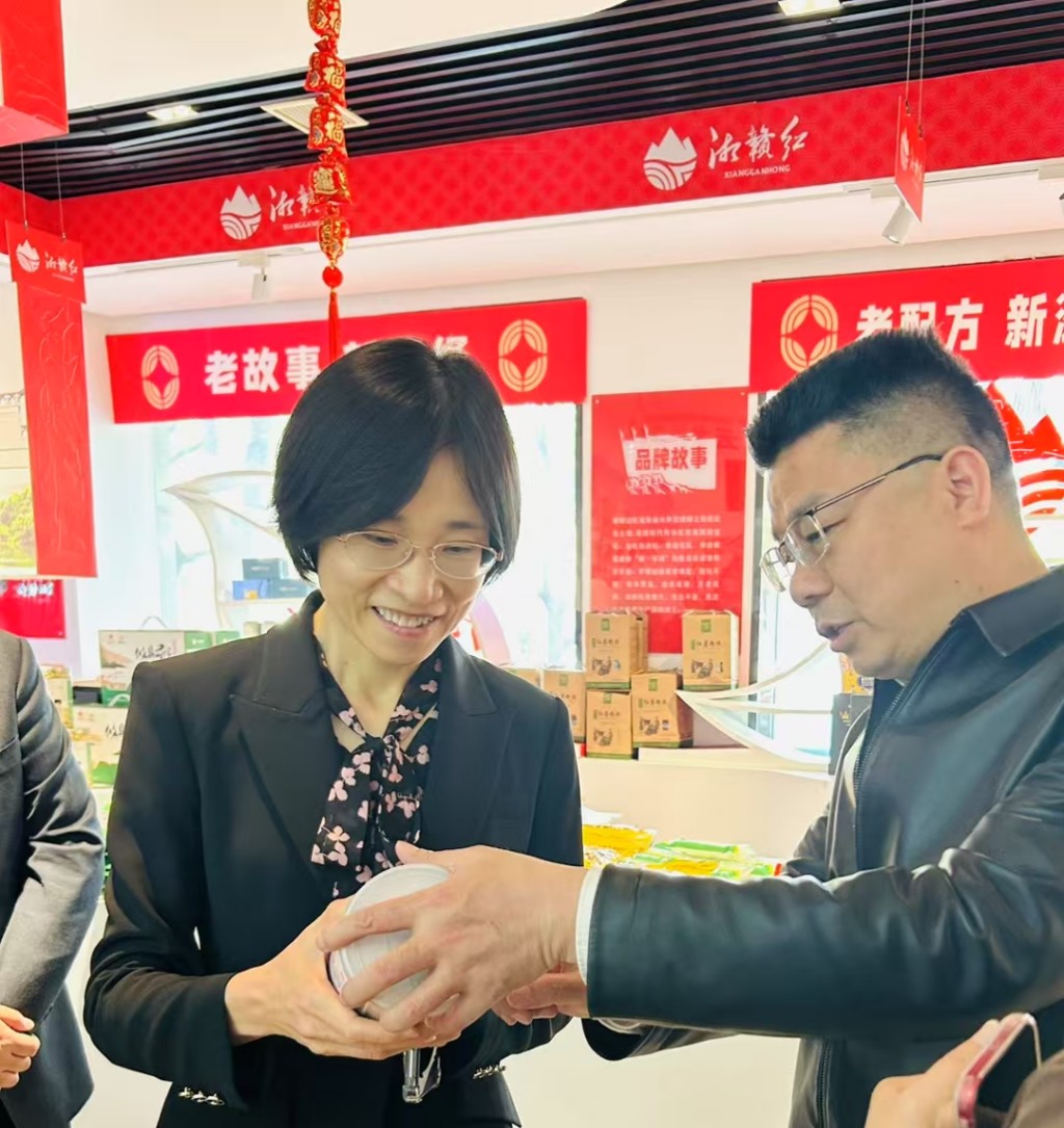 杨桦副市长调研市供销社， 检查分管领域安全生产工作