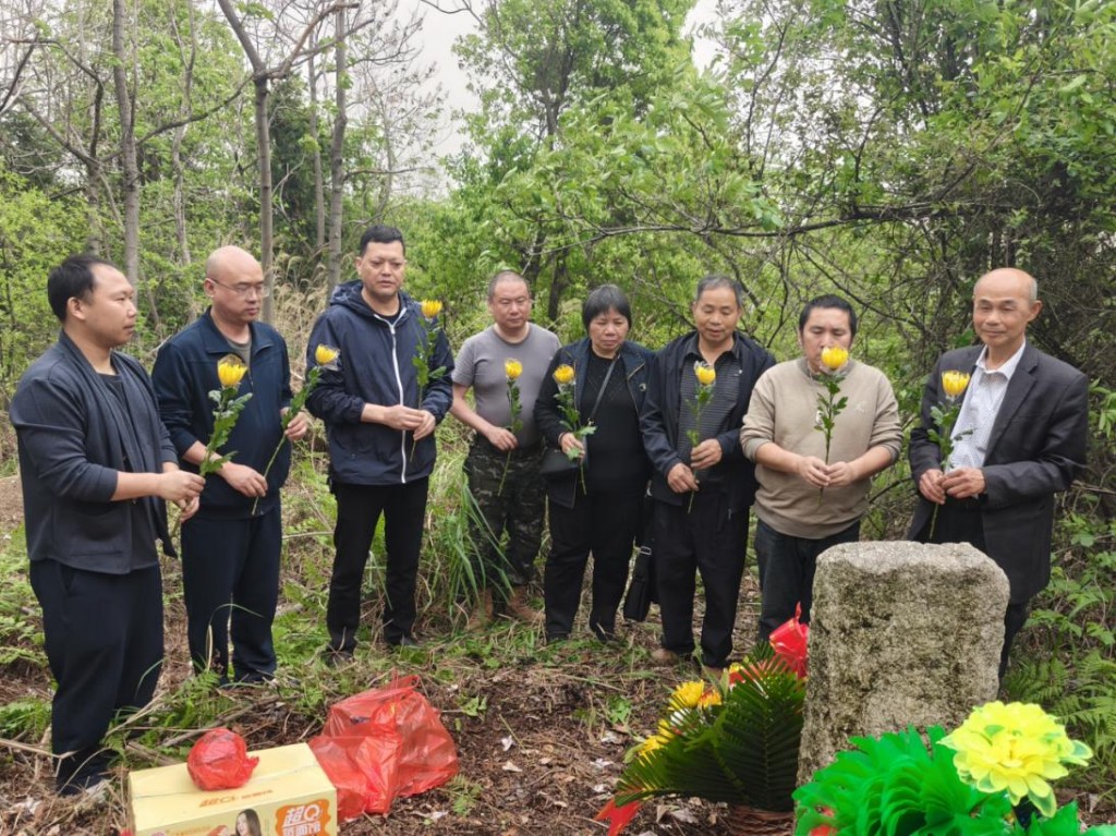 株洲石峰区：情牵异地烈属 共祭英烈忠魂