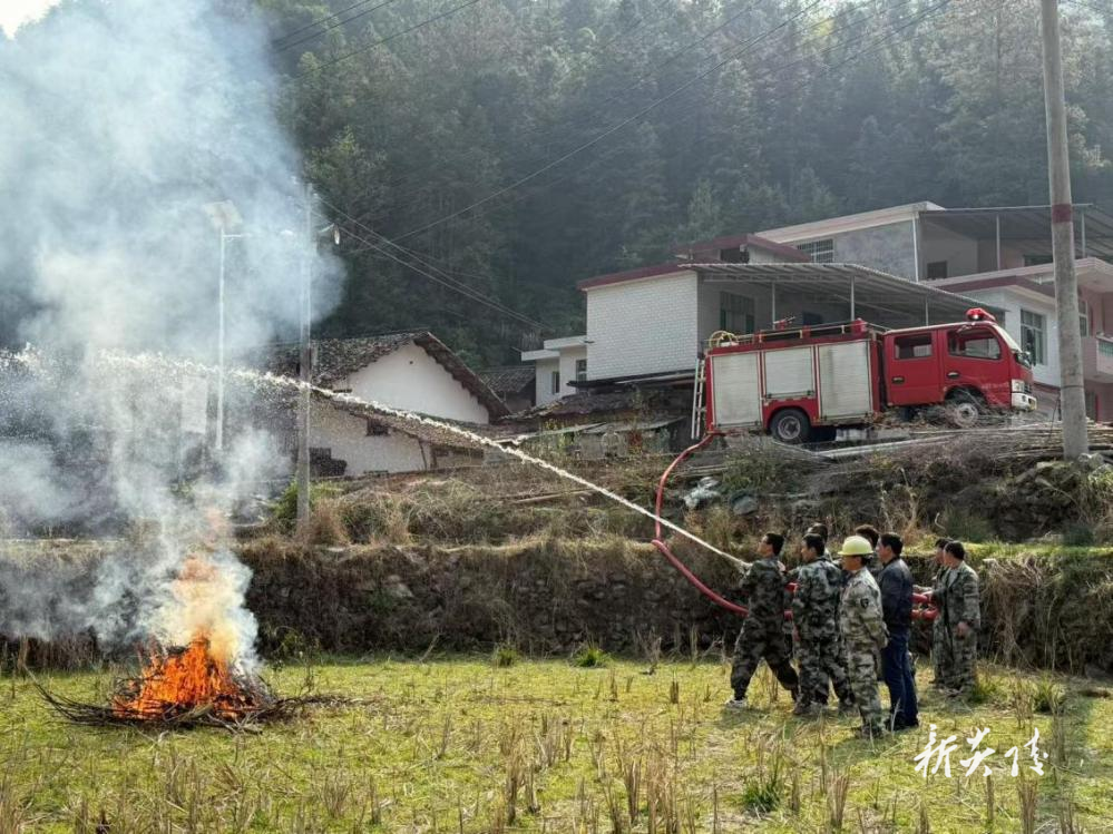 策源乡：人大代表带头筑牢森林防火屏障
