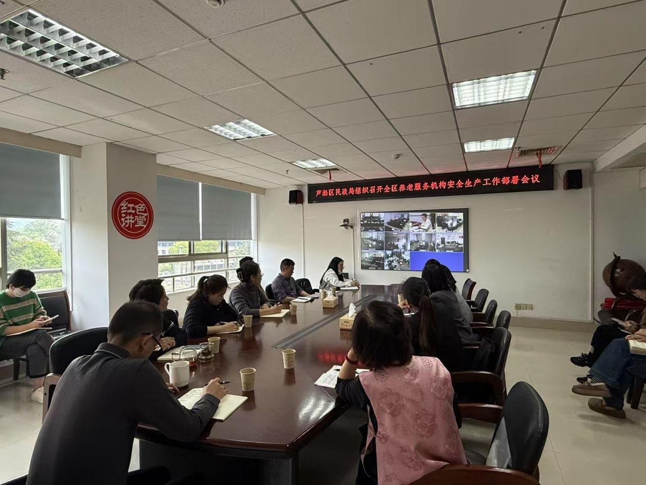 区民政局联合消防进行安全生产检查
