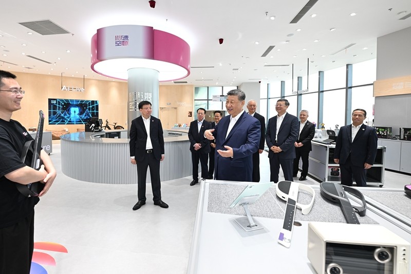 习近平在上海考察时强调：加快建成具有全球影响力的科技创新高地