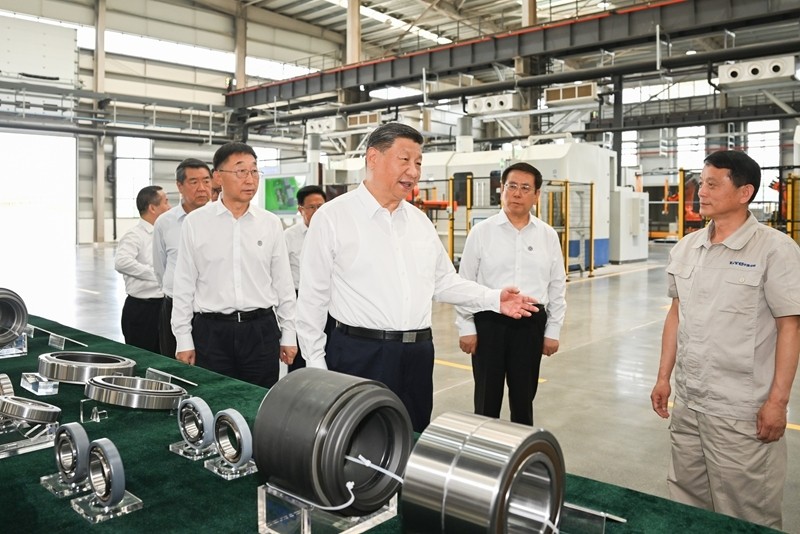 习近平在河南考察时强调：坚定信心推动高质量发展高效能治理 奋力谱写中原大地推进中国式现代化新篇章