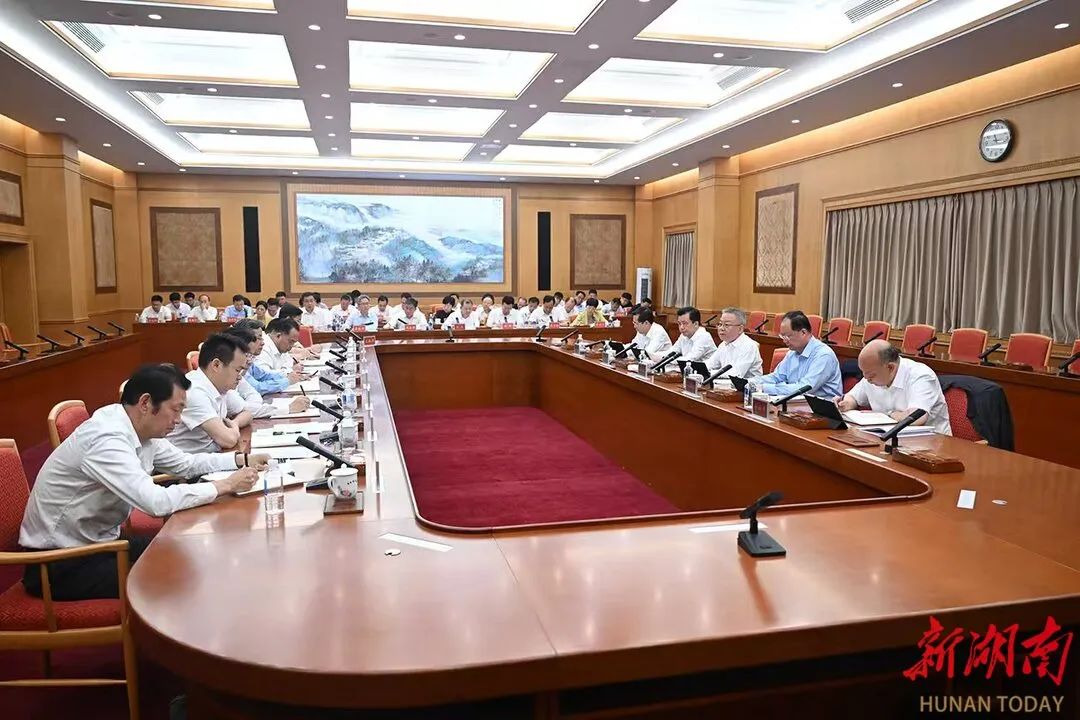 沈晓明：坚决扛牢生态环境保护政治责任 加快建设人与自然和谐共生的美丽湖南