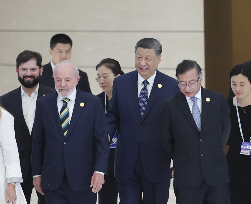 习近平出席中拉论坛第四届部长级会议开幕式并发表主旨讲话