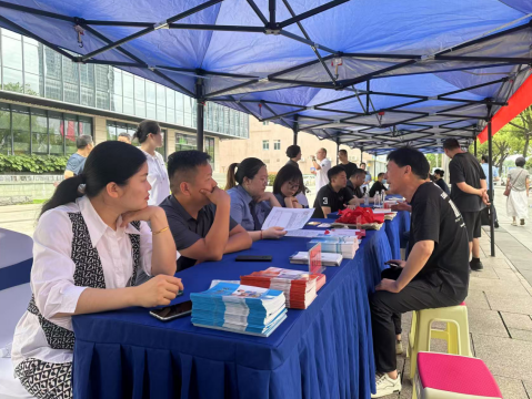 《条例》护航暖民心  法治信访润株洲