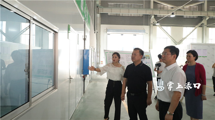 聚焦校园餐安全 李晓彤带队考察渌口集采集配中心