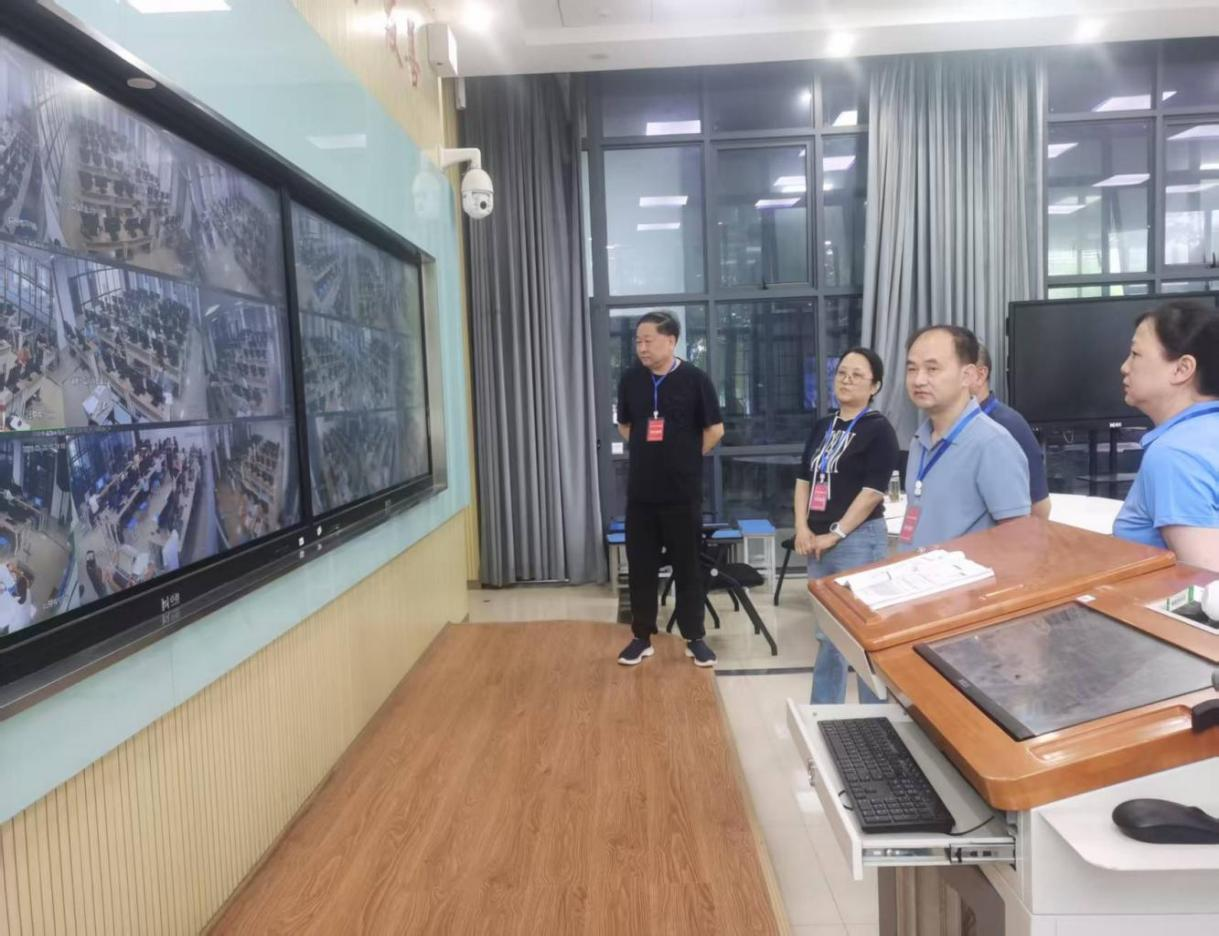 服务至上 合力护考——株洲市会计职称考试剪影
