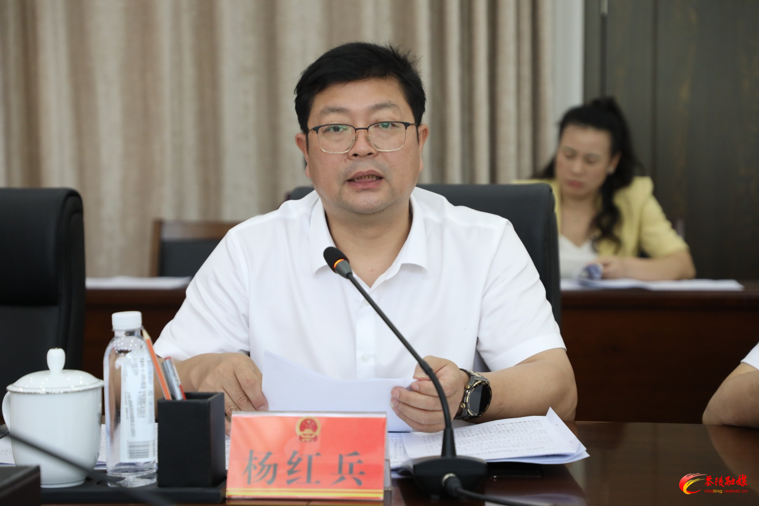 茶陵县经济运行监测分析、2024年“一套表”年报数据衔接及“万名干部联万企”工作会议召开