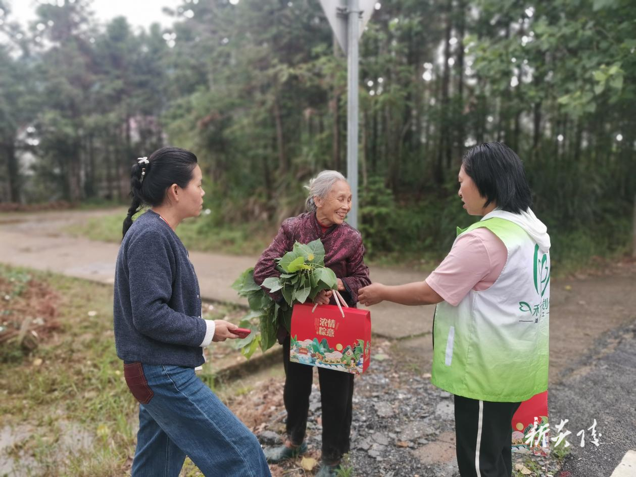 中村瑶族乡：端午慰问送温情 关爱特殊群体暖人心