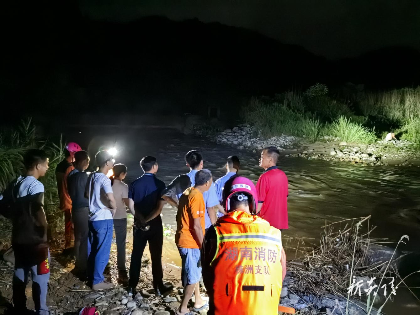 水口镇：齐心协力营救受困村民