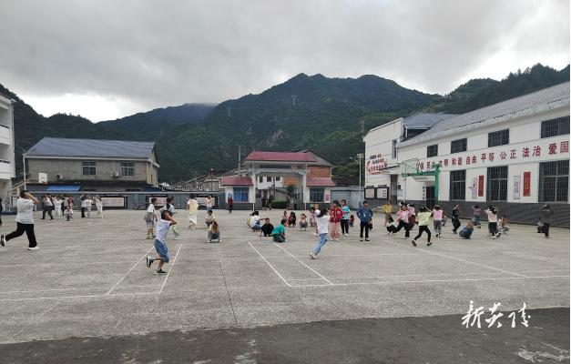 中村瑶族乡：筑牢安全防线 守护师生平安