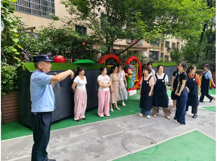 萌娃邂逅“警”彩 安全成为童年“最强记忆”