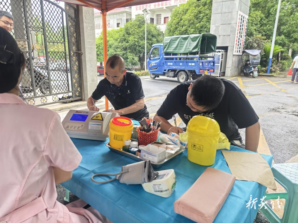 鹿原镇：热血汇聚 爱心传递
